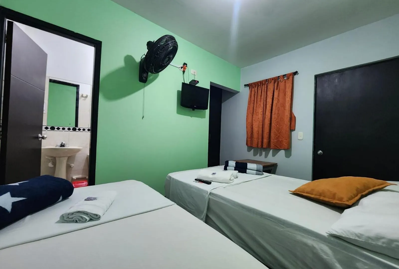 Hotel Laureles Home Medellin